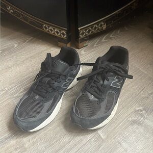 New Balance Men’s Black and Gray Sneakers